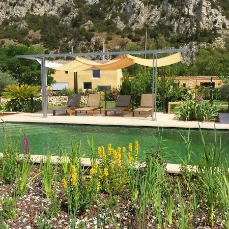 Mas Provençal Avec Bassin Naturel Et Jacuzzi, Très Belle Vue, Situé à Pujaut, Proche D'avignon, 10 Personnes, Ls6-345 Bori * Pujaut