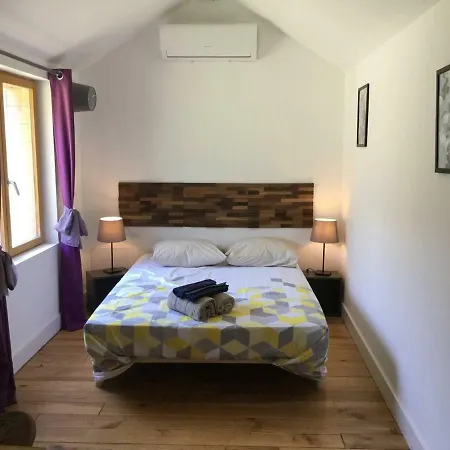 Mas Provençal Avec Bassin Naturel Et Jacuzzi, Très Belle Vue, Situé à Pujaut, Proche D'avignon, 10 Personnes, Ls6-345 Bori Casa de Férias *
