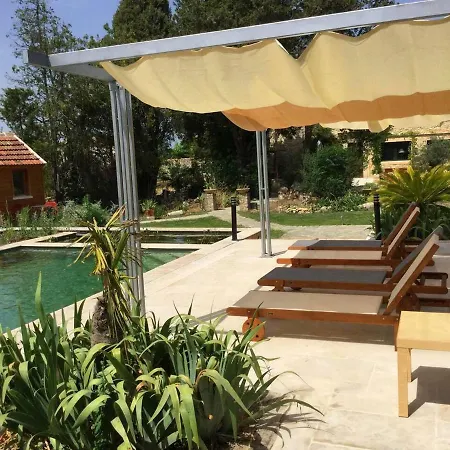 Casa de Férias Mas Provençal Avec Bassin Naturel Et Jacuzzi, Très Belle Vue, Situé à Pujaut, Proche D'avignon, 10 Personnes, Ls6-345 Bori *