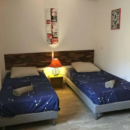 Mas Provençal Avec Bassin Naturel Et Jacuzzi, Très Belle Vue, Situé à Pujaut, Proche D'avignon, 10 Personnes, Ls6-345 Bori * Pujaut