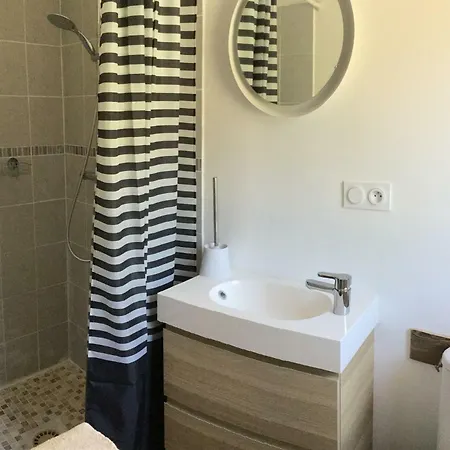Mas Provençal Avec Bassin Naturel Et Jacuzzi, Très Belle Vue, Situé à Pujaut, Proche D'avignon, 10 Personnes, Ls6-345 Bori Casa de Férias